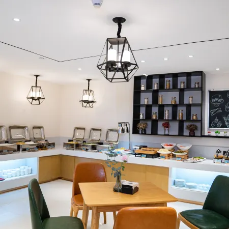 City Comfort Inn Maoming Youcheng 7th Road Culture Square