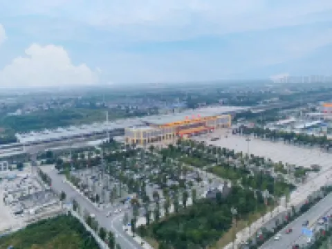 Railway Station Xinrong Apartment