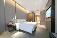 Jiaxing Nanhu Lake yaohan Atour Hotel