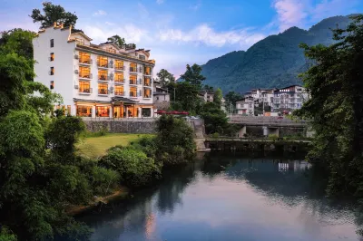 Elegant Residence·Jinlansu Hotels near Laya Waterfall