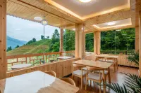 Yuelai Courtyard Hotel (Longsheng Longji Terrace Observation Deck)