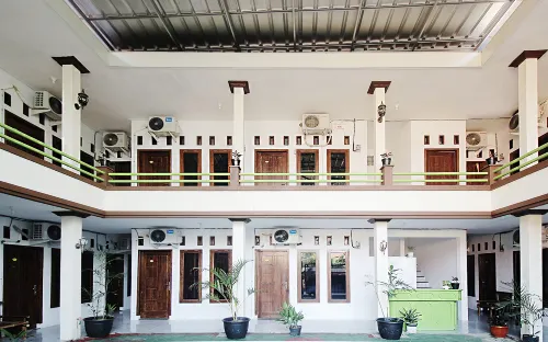 Wisma Mulia Syariah Hotel di Brantiraya