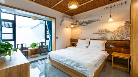 Luanchuan Wangyue Homestay Отели рядом с достопримечательностью «Butterfly Valley»