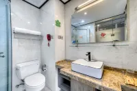 Junhao Shangjing Hotel (Changxing South Station Mingzhu Second Road) - parking