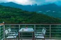 Guming's Nest Mid-Levels Hotel - Mountain view
