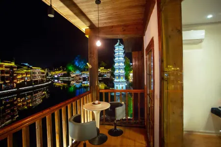 Jianyun Riverview Hostel Отели рядом с достопримечательностью «Xiong Xiling Former Residence»