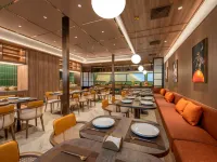 桔子飯店（西安鐘鼓樓回民街店） 人民大廈附近的飯店