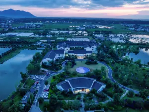 Longyou Yuyue·Heyuan Resort Hotel