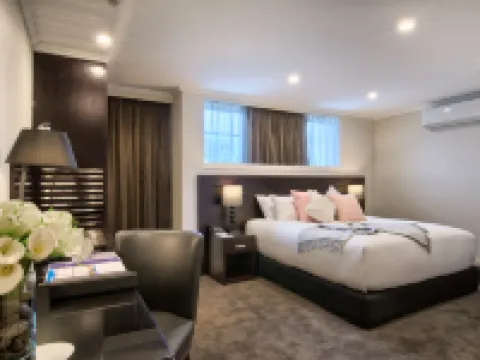 แคนเบอร่า เร็กซ์ โฮเต็ล แอนด์ เซอร์วิซ อพาร์ตเมนต์ โรงแรมในBraddon