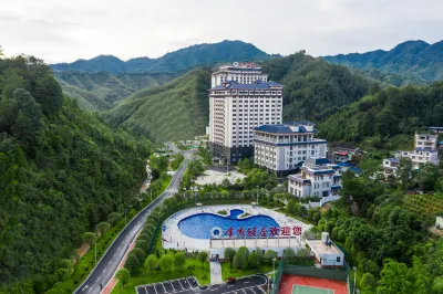 Jinxiu Hotel Hotel dekat Jinxiu National Folkway Pedestrian Street