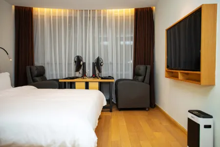 GTES Hotel (Shanghai Bund Nanjing East Road Pedestrian Street)