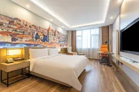 JOY FALL HOTEL Hotels near 携程外币兑换(携程胶东机场国际出发安检内取钞点)