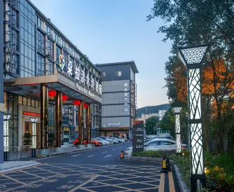 Water Bay Hotel (Longgang, Tangkeng Metro Station)