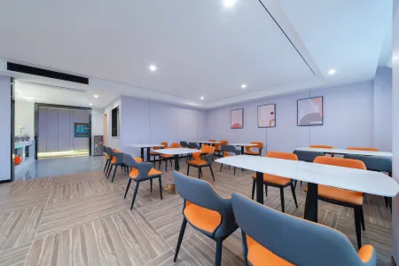 OKDAY Hotel (Yongzhou Lingling Ancient City Hunan University of Science and Technology) Отели рядом со станцией Lingling Railway Station