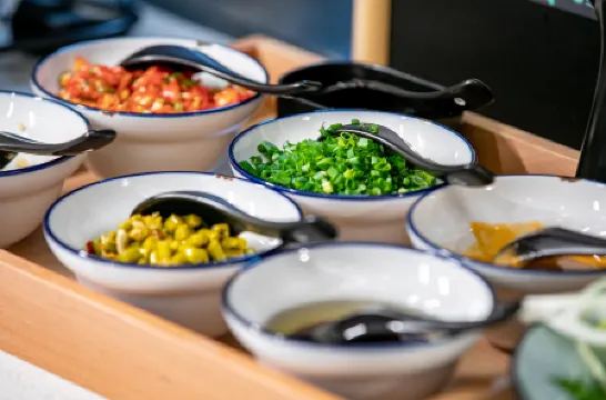 Wanda Moments Hotel (Nanning East Railway Station South Square) Отели рядом со станцией Nanning East Railway Station