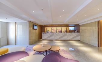 Lavande Hotel (Chongqing Yangjiaping Pedestrian Street Metro Station)