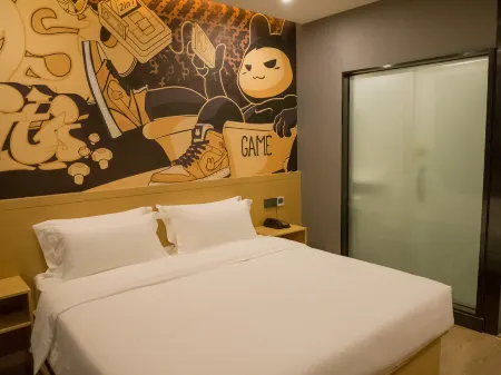 IU Hotel (Yangxincheng East People's Hospital Branch)