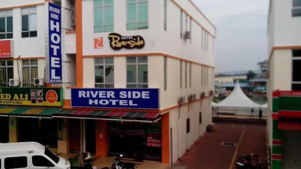 Riverside Hotel