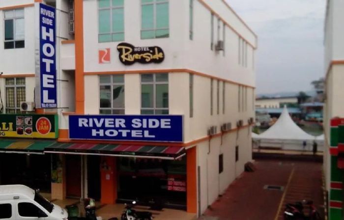 Riverside Hotel