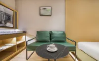 Qingmu Platinum Hotel (Changxing East fish square eight hundred companion store) Отели рядом с достопримечательностью «Wenzhou Medical College Continuing Education College Huzhou Branch»