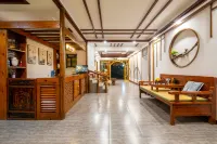 Yiyun Mountain Residence, Karst Mountain Scenery, Bouyei Style, Parent-Child Holiday Accommodation - プール