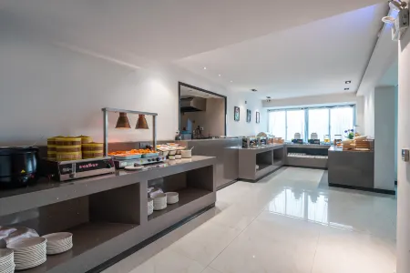 Yunlian Ji MAX Hotel (Chaoyang Plaza Nanning Railway Station) Отели рядом с достопримечательностью «Guangxi University of Finance and Economics Xiuling Campus»