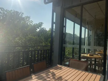 Helen Jiangnanfeng Art Hotel (Guangzhou University Town Store)