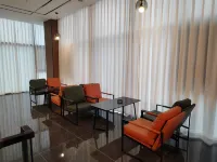 He Zhang Cloud Eminent Hotel