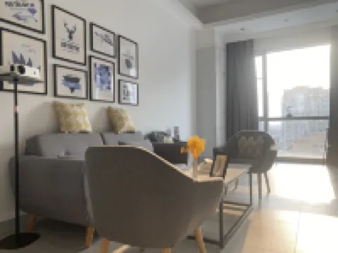 Sishi Apartment (Longyannan Road Food Street Branch Wanxiangcheng Shantou)