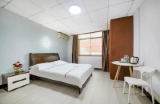 Ningmeng Hotel (Shijiezhichuang)