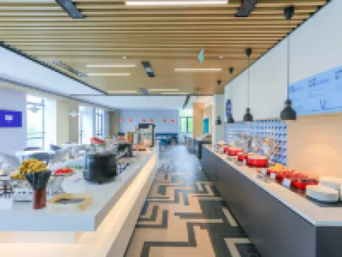 Holiday Inn Express SHANGHAI PUDONG AIRPORT by IHG Hotels in Shanghai