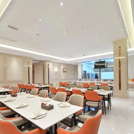 Vienna Hotel (Linyi Convention and Exhibition Center Yihe Road Branch)