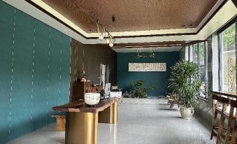 Floral Hotel· · Lanting B&B (Chaohuyuan Scenic Spot Store in bathing pool Hot Spring Resort)