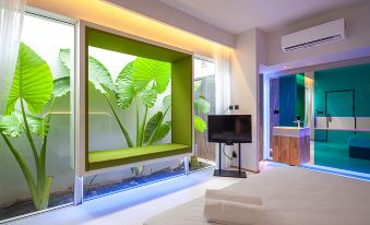 1. Innlux P..