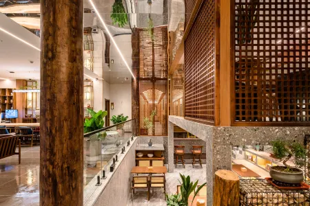 Floral Hotel· Yihe Elysees Hotel (Ningjin County Debai Plaza Branch) Отели рядом с достопримечательностью «Zhongxinda Street Square»