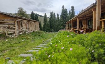 Qiongkushitai Village Mountain Small Residential Homestay