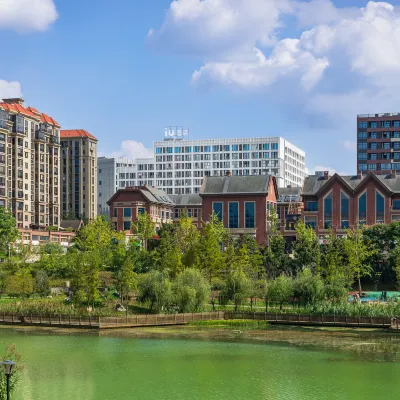 IU Hotel (Gui'an High-speed Railway Station Dakecheng Subway Station) Hotels near Luguan Railway Station
