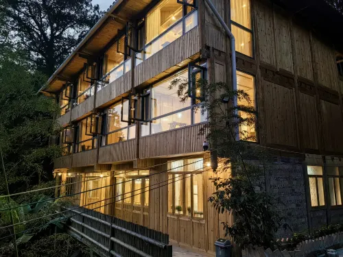 Rongjiang Zhulinjian Chinese Inn (Dali Dong Village)