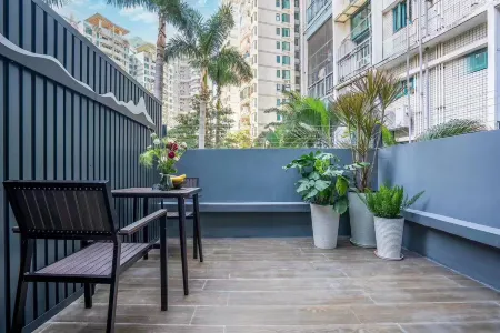 Canary Hotel Shenzhen (Bao'an Yifangcheng) Отели рядом с достопримечательностью «Спортивный центр Боань-поле для плавания»