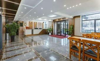 Holiday Inn Companion Mountain