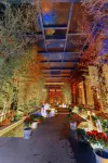 Taohua Island Jianghu Hot Spring Homestay Hotel (Xinzhou Ancient City Branch) Hotels near Xinzhou Ancient City