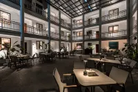 Xiling · Miner Panda's Home Guesthouse (Dayi Xieyuan Ancient Town Branch) - Mountain view