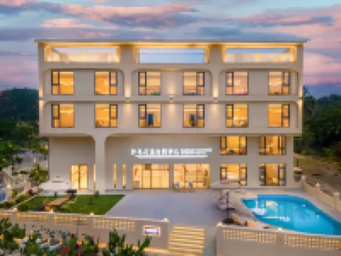 Holiday Inn Resort Haikou Beihai (Shanzhou Peninsula Ring Road Store) Hotels near Shenzhou Peninsula Lighthouse