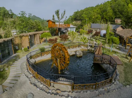 Yunshang Light Luxury Homestay Отели в г. Цзыян