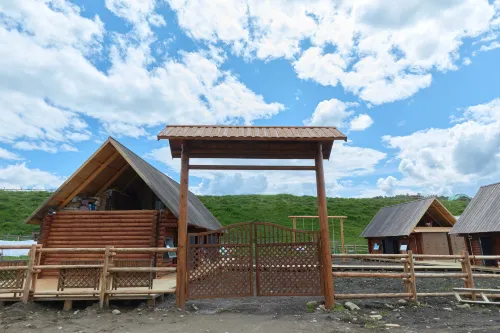 Burqin Chuyuan Mountain Villa