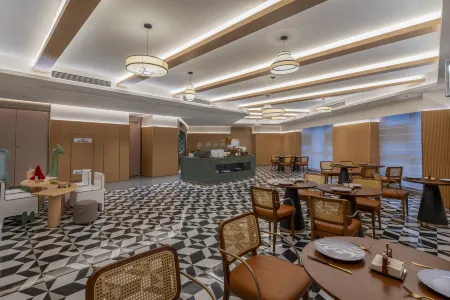 Ibis Styles Hotel (Yancheng Wanda Plaza Branch) Отели рядом с достопримечательностью «Dayangwan Ecological Tourism Scenic Area»