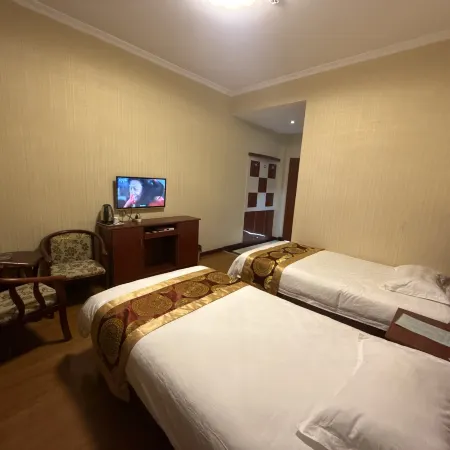 Luqu Ruixiang Hotel
