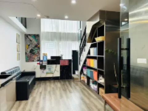 Chongqing Evening Language Loft Duplex Boutique Hotel (Guanyinqiao Longhu Xinyi Street)
