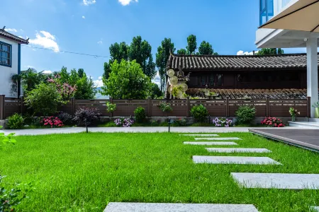 Lijiang South No.5 Homestay (Sanyi International Airport) Отели рядом с Аэропорт Лицзян