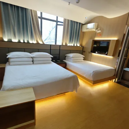 Yinyue Hotel (Wuhan Yellow Crane Tower Yangtze River Bridge)